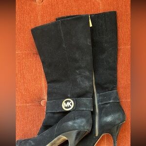 Gorgeous Suede MK boots size 8 good condition